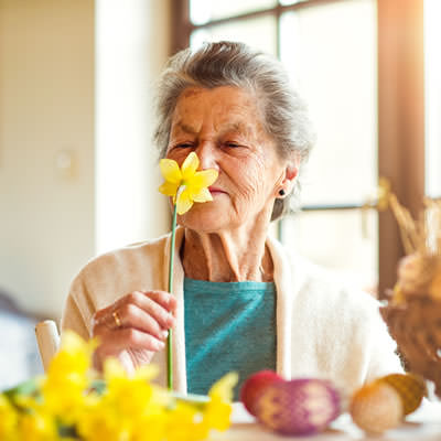 Aromatherapy Activity Ideas for Seniors & the Elderly